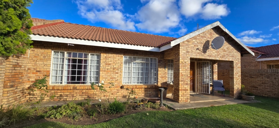 2 Bedroom Property for Sale in Flamwood North West